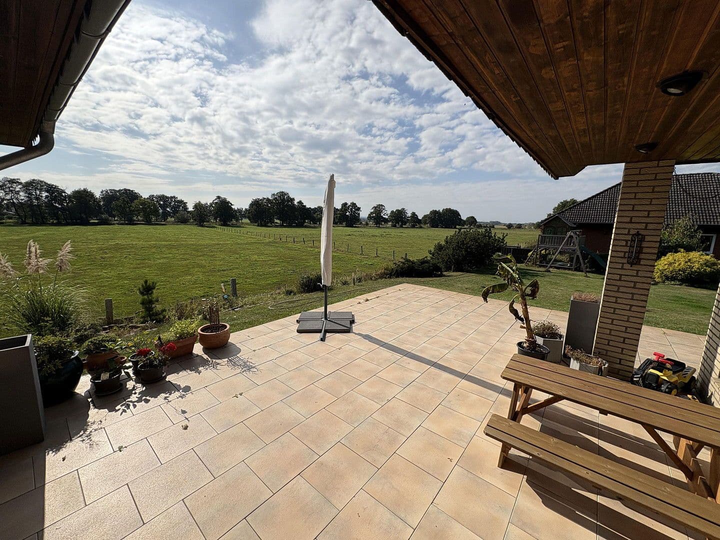 Prodej domu 202 m², pozemek 969 m², Garbsen, Dolní Sasko Prodej domu 202 m², pozemek 969 m², Garbsen, Dolní Sasko