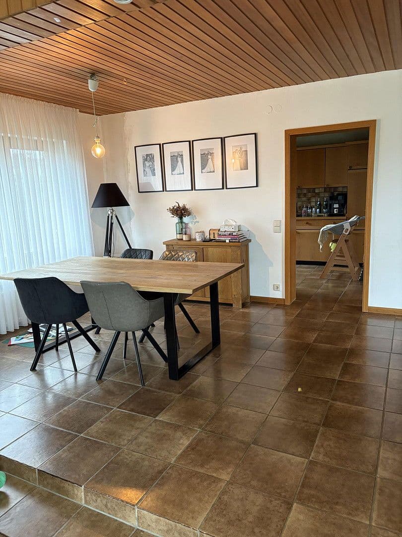 Prodej domu 202 m², pozemek 969 m², Garbsen, Dolní Sasko Prodej domu 202 m², pozemek 969 m², Garbsen, Dolní Sasko