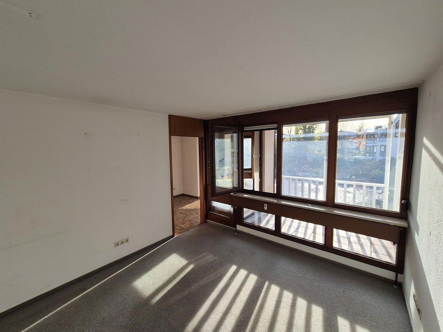 Prodej bytu 2+kk 68 m², Große Heerstraße 22, Pfullingen, Bádensko-Württembersko Prodej bytu 2+kk 68 m², Große Heerstraße 22, Pfullingen, Bádensko-Württembersko