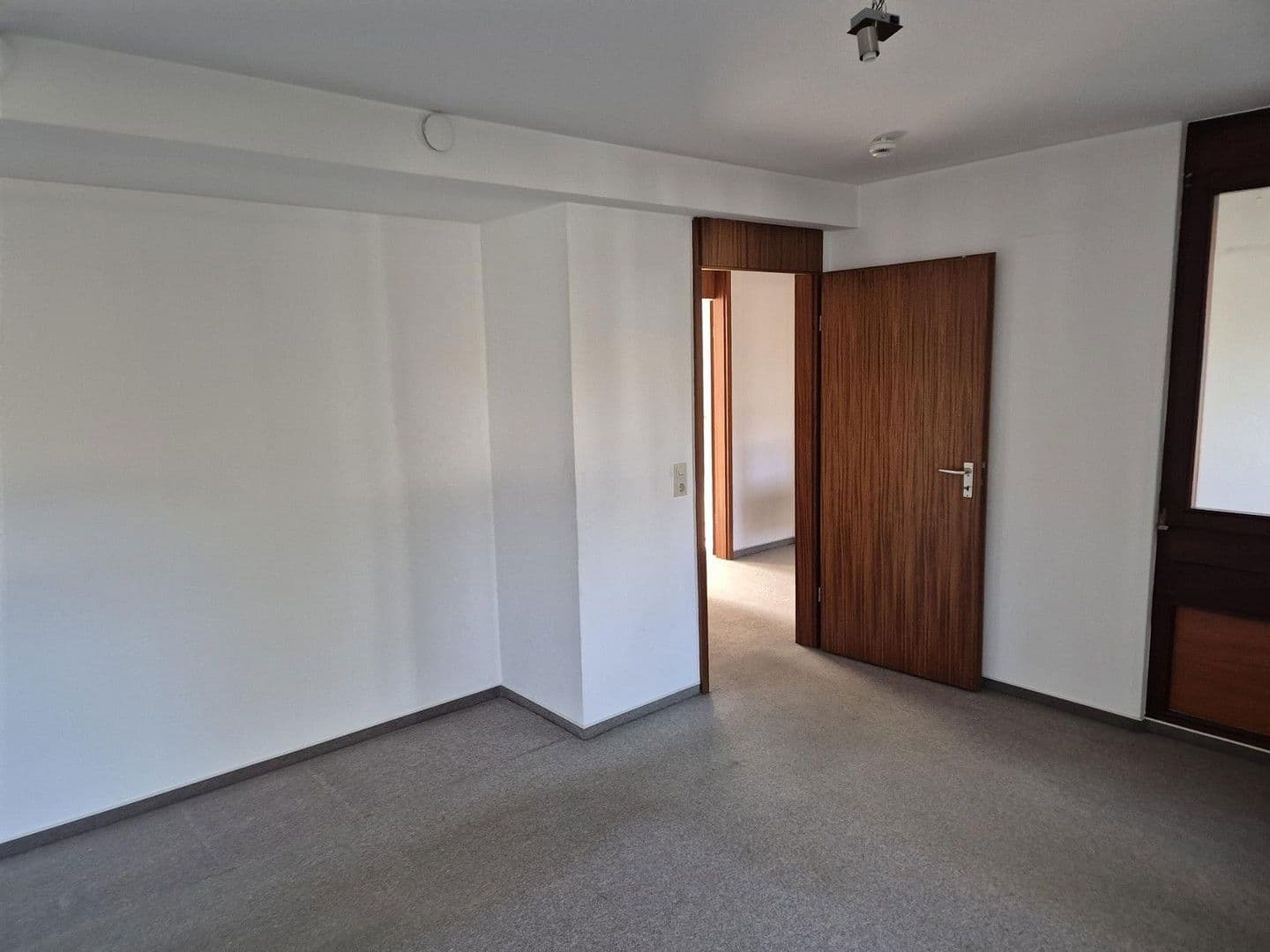 Prodej bytu 2+kk 68 m², Große Heerstraße 22, Pfullingen, Bádensko-Württembersko Prodej bytu 2+kk 68 m², Große Heerstraße 22, Pfullingen, Bádensko-Württembersko