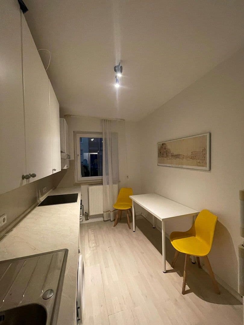 Pronájem bytu 3+1 65 m², Richard-Strauss-Str.000000, München, Bavorsko Pronájem bytu 3+1 65 m², Richard-Strauss-Str.000000, München, Bavorsko