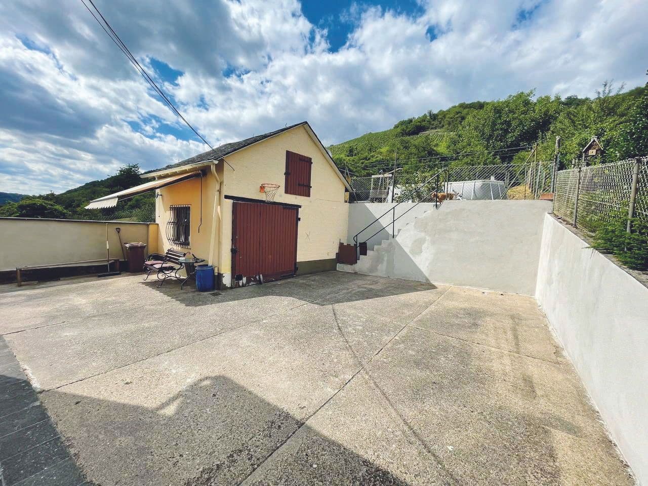 Prodej domu 170 m², pozemek 1.554 m², Müden (Mosel), Porýní-Falc Prodej domu 170 m², pozemek 1.554 m², Müden (Mosel), Porýní-Falc