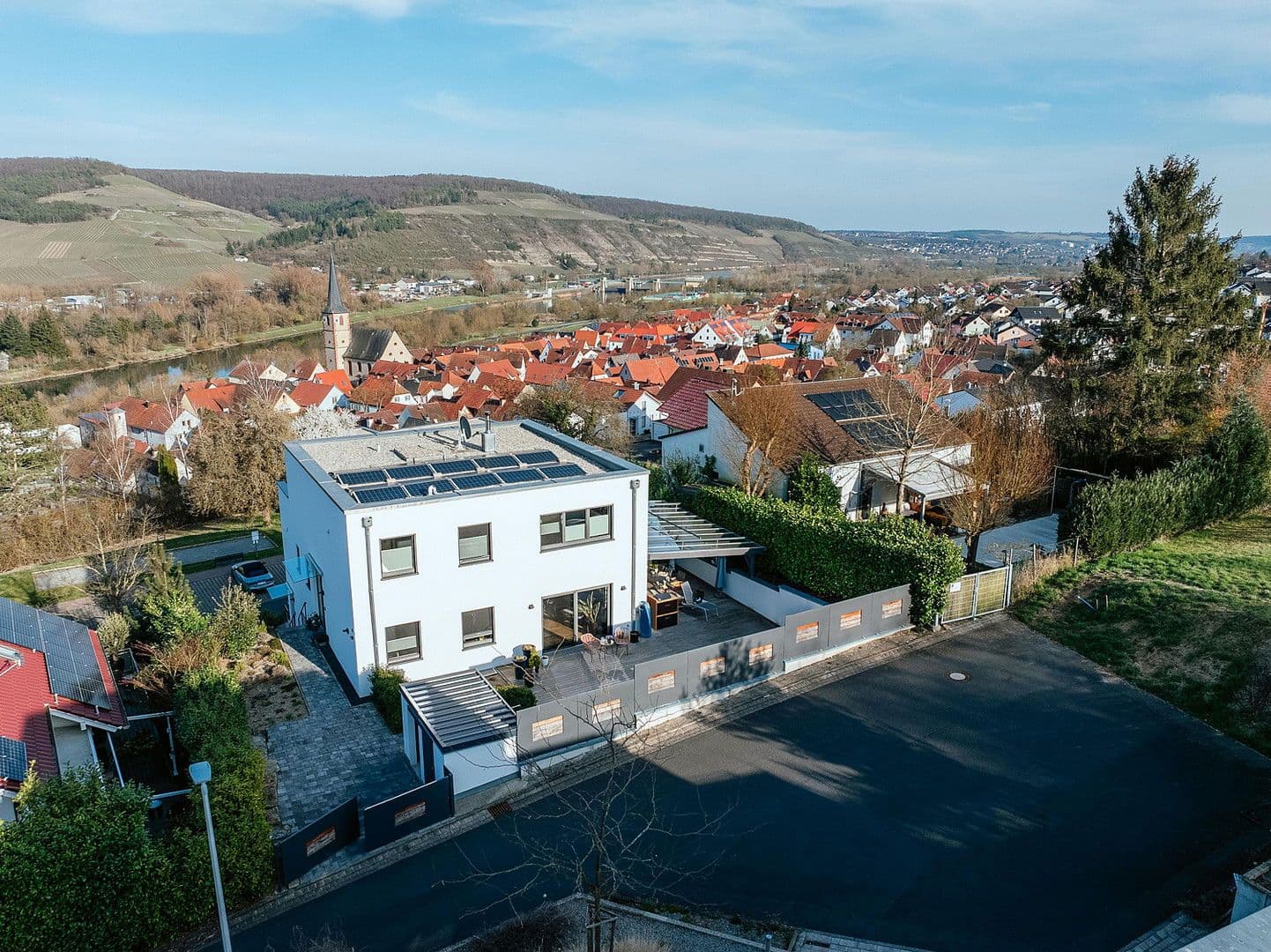 Prodej domu 290 m², pozemek 674 m², Erlabrunn, Bavorsko Prodej domu 290 m², pozemek 674 m², Erlabrunn, Bavorsko