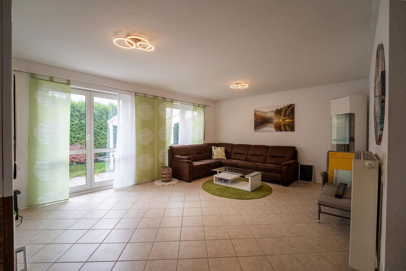 Prodej domu 123 m², pozemek 193 m², Baden-Baden, Bádensko-Württembersko Prodej domu 123 m², pozemek 193 m², Baden-Baden, Bádensko-Württembersko