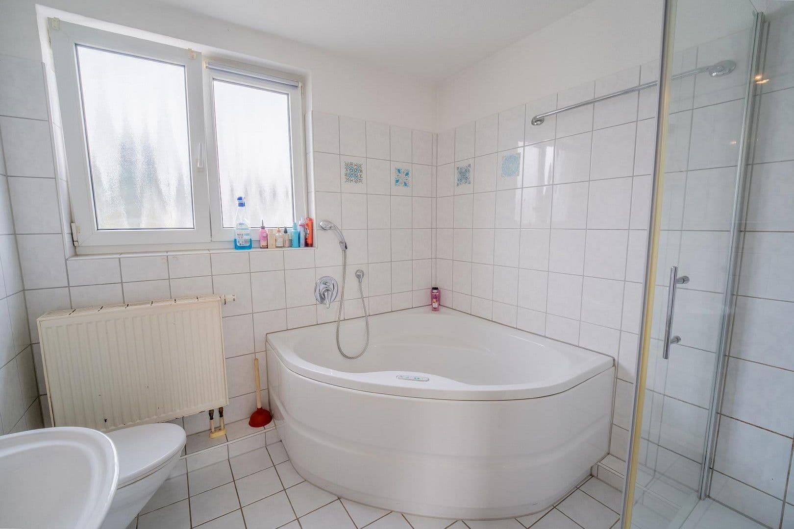 Prodej domu 123 m², pozemek 193 m², Baden-Baden, Bádensko-Württembersko Prodej domu 123 m², pozemek 193 m², Baden-Baden, Bádensko-Württembersko