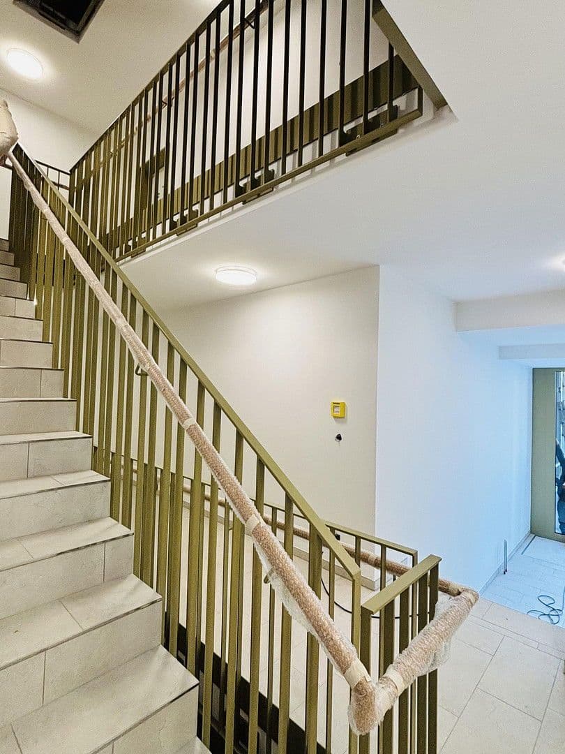 Pronájem bytu 2+1 56 m², Hermine-von-Parish-Str. 43, München, Bavorsko Pronájem bytu 2+1 56 m², Hermine-von-Parish-Str. 43, München, Bavorsko