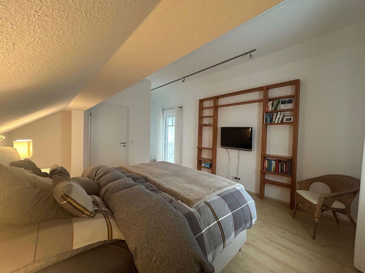 Prodej domu 250 m², pozemek 1.014 m², Wiehl, Severní Porýní-Vestfálsko Prodej domu 250 m², pozemek 1.014 m², Wiehl, Severní Porýní-Vestfálsko