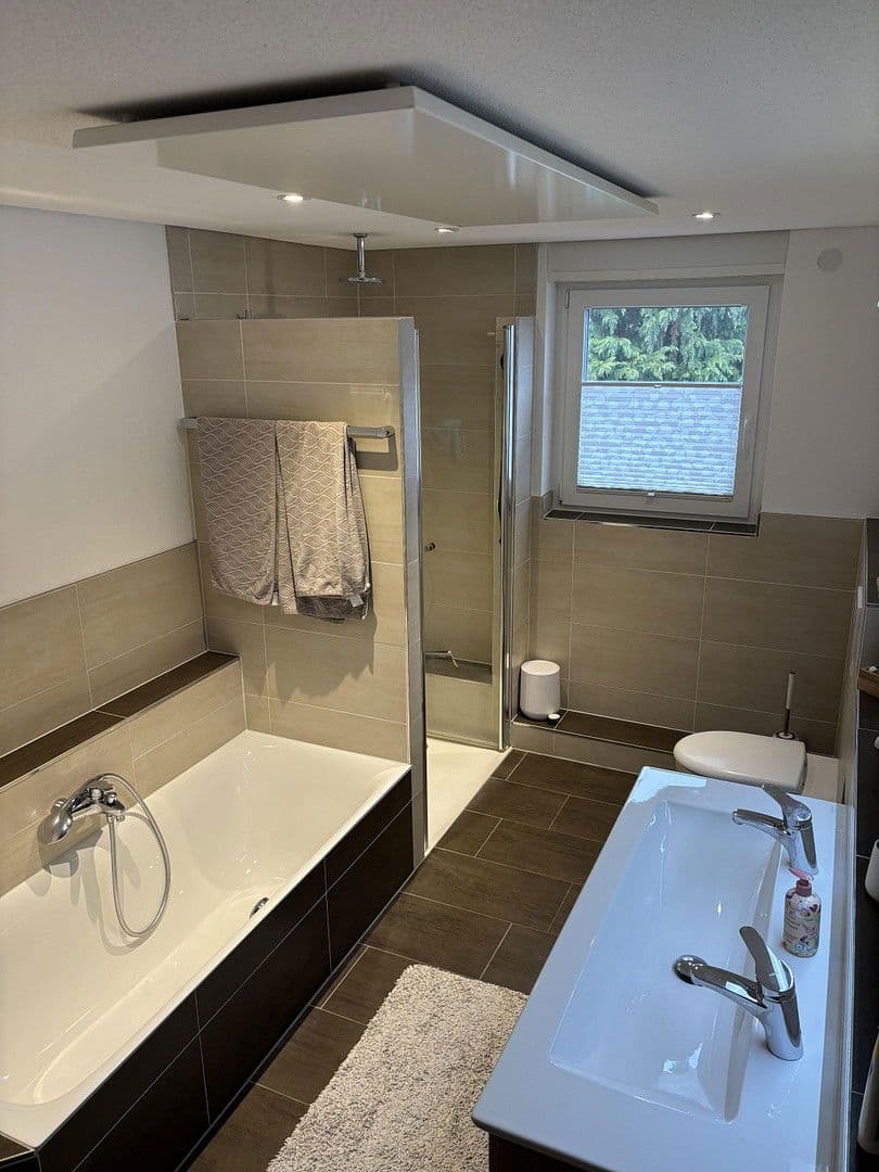 Prodej bytu 4+kk 115 m², Samariterweg 2, Volkertshausen, Bádensko-Württembersko Prodej bytu 4+kk 115 m², Samariterweg 2, Volkertshausen, Bádensko-Württembersko