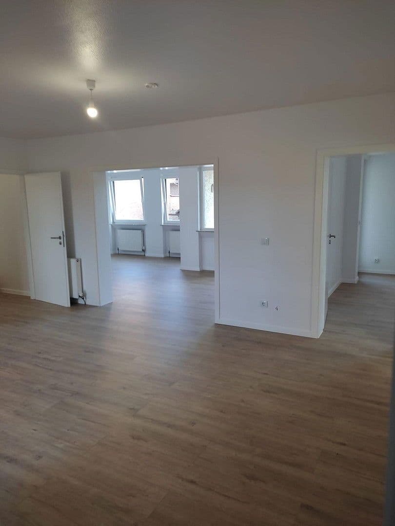 Prodej bytu 4+1 107 m², Nidderau, Hessen Prodej bytu 4+1 107 m², Nidderau, Hessen