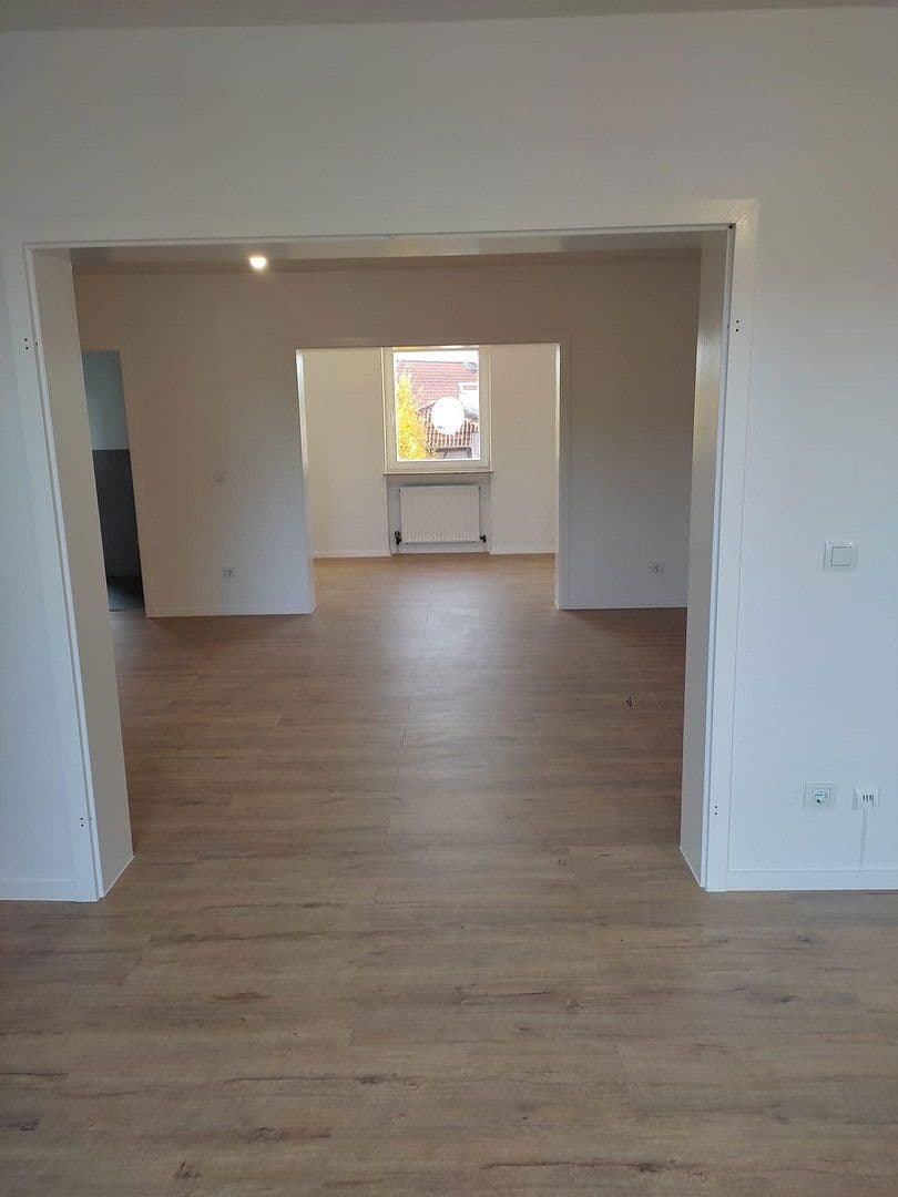 Prodej bytu 4+1 107 m², Nidderau, Hessen Prodej bytu 4+1 107 m², Nidderau, Hessen