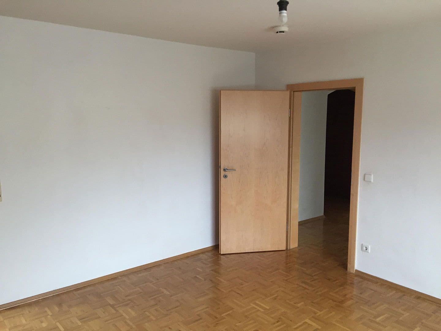 Pronájem bytu 5+1 167 m², Iffezheim, Bádensko-Württembersko Pronájem bytu 5+1 167 m², Iffezheim, Bádensko-Württembersko