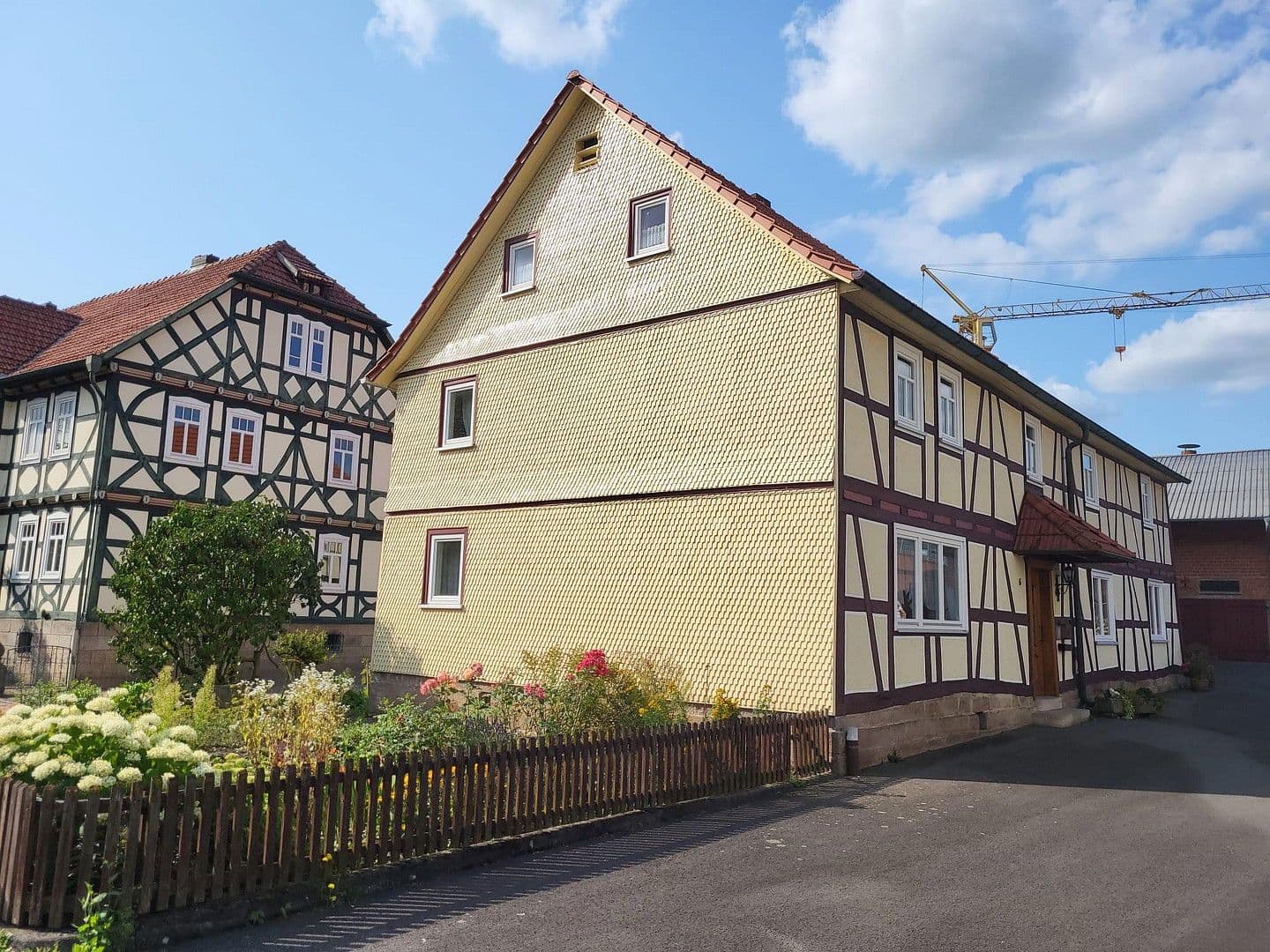 Prodej domu 180 m², pozemek 2.200 m², Hofbieber, Hessen Prodej domu 180 m², pozemek 2.200 m², Hofbieber, Hessen