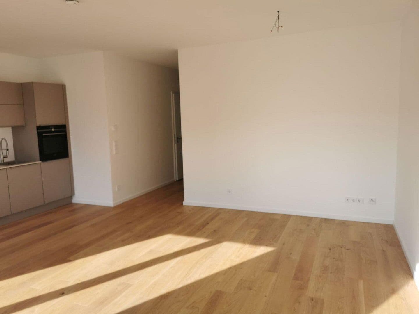 Pronájem bytu 3+1 84 m², Münsterlandstr., Berlin, Berlín Pronájem bytu 3+1 84 m², Münsterlandstr., Berlin, Berlín