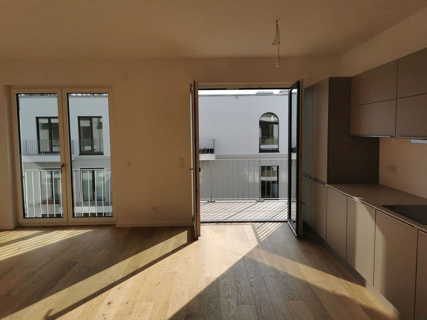 Pronájem bytu 3+1 84 m², Münsterlandstr., Berlin, Berlín Pronájem bytu 3+1 84 m², Münsterlandstr., Berlin, Berlín