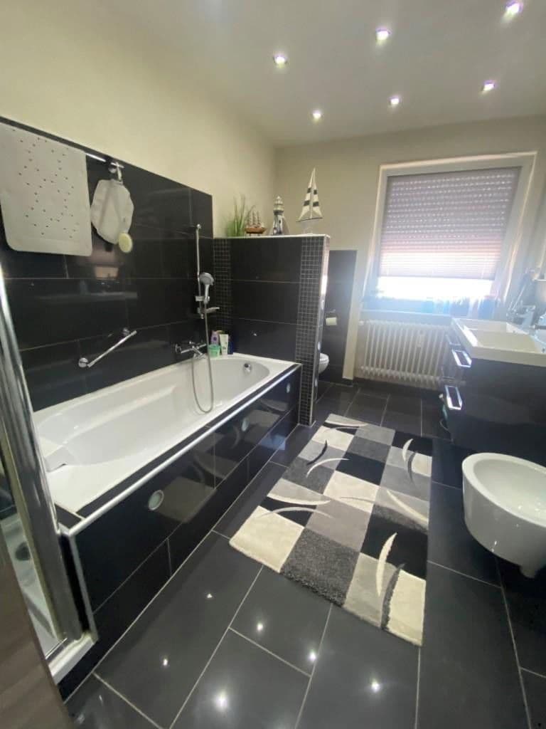 Pronájem bytu 4+1 132 m², Espenstraße 9, 78176 Blumberg, Blumberg, Bádensko-Württembersko Pronájem bytu 4+1 132 m², Espenstraße 9, 78176 Blumberg, Blumberg, Bádensko-Württembersko