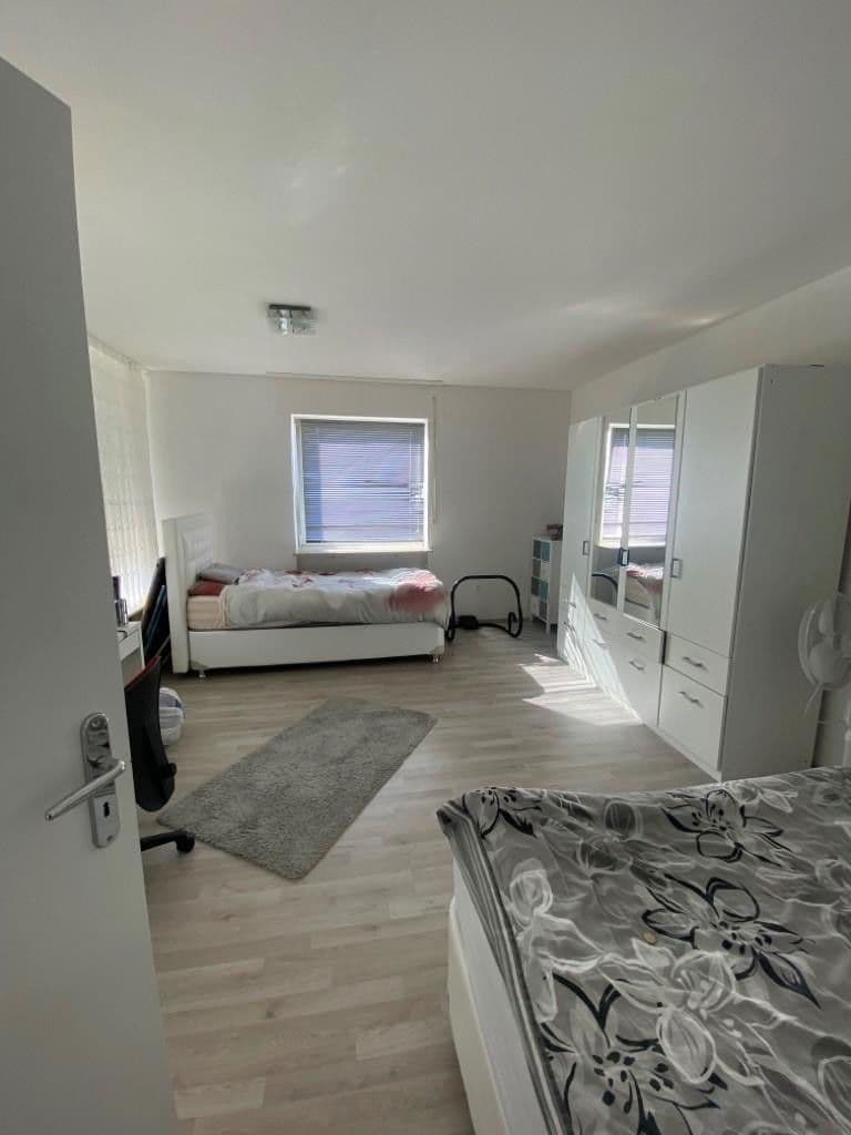 Pronájem bytu 4+1 132 m², Espenstraße 9, 78176 Blumberg, Blumberg, Bádensko-Württembersko Pronájem bytu 4+1 132 m², Espenstraße 9, 78176 Blumberg, Blumberg, Bádensko-Württembersko