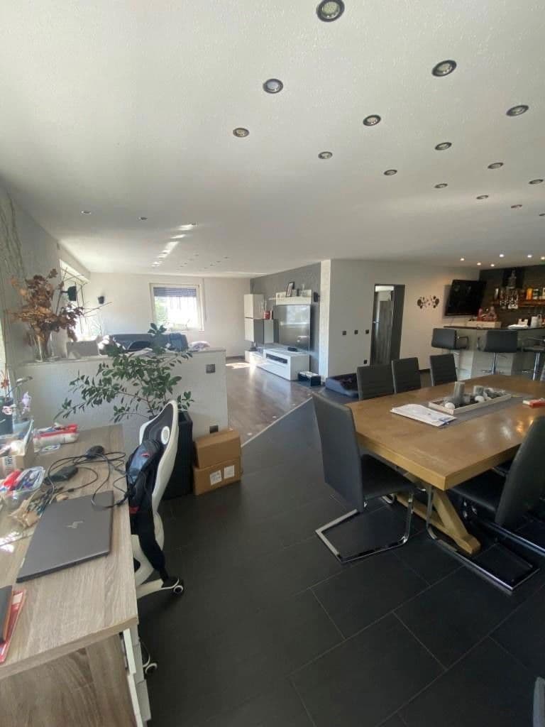 Pronájem bytu 4+1 132 m², Espenstraße 9, 78176 Blumberg, Blumberg, Bádensko-Württembersko Pronájem bytu 4+1 132 m², Espenstraße 9, 78176 Blumberg, Blumberg, Bádensko-Württembersko