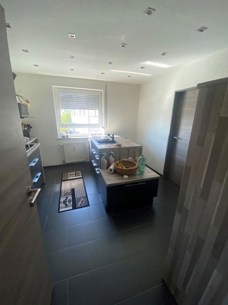 Pronájem bytu 4+1 132 m², Espenstraße 9, 78176 Blumberg, Blumberg, Bádensko-Württembersko Pronájem bytu 4+1 132 m², Espenstraße 9, 78176 Blumberg, Blumberg, Bádensko-Württembersko