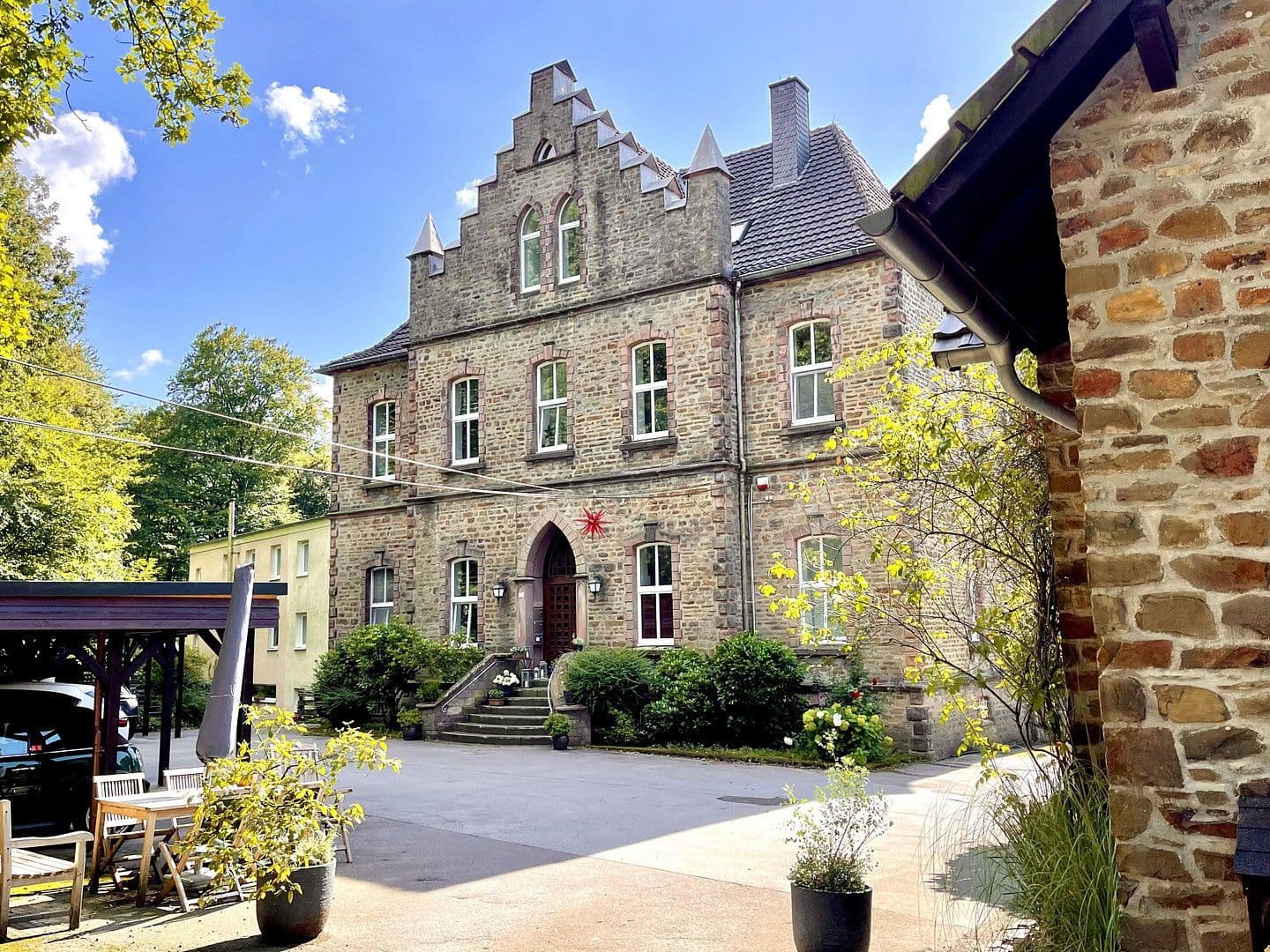 Prodej bytu 4+1 190 m², Wuppertal, Severní Porýní-Vestfálsko Prodej bytu 4+1 190 m², Wuppertal, Severní Porýní-Vestfálsko