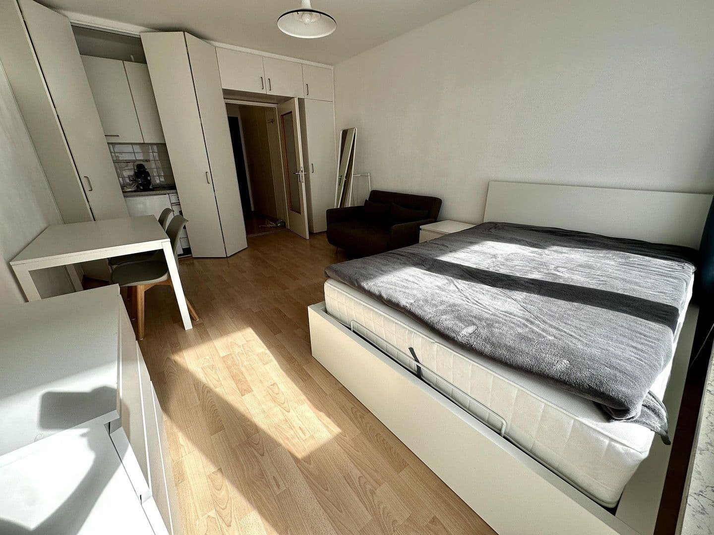 Pronájem bytu 1+1 28 m², München, Bavorsko Pronájem bytu 1+1 28 m², München, Bavorsko