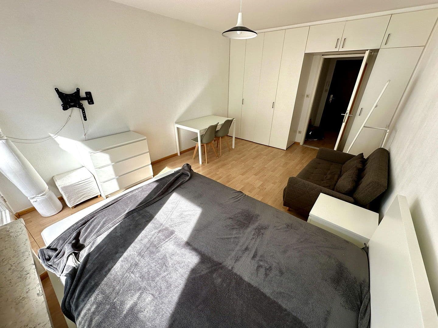 Pronájem bytu 1+1 28 m², München, Bavorsko Pronájem bytu 1+1 28 m², München, Bavorsko
