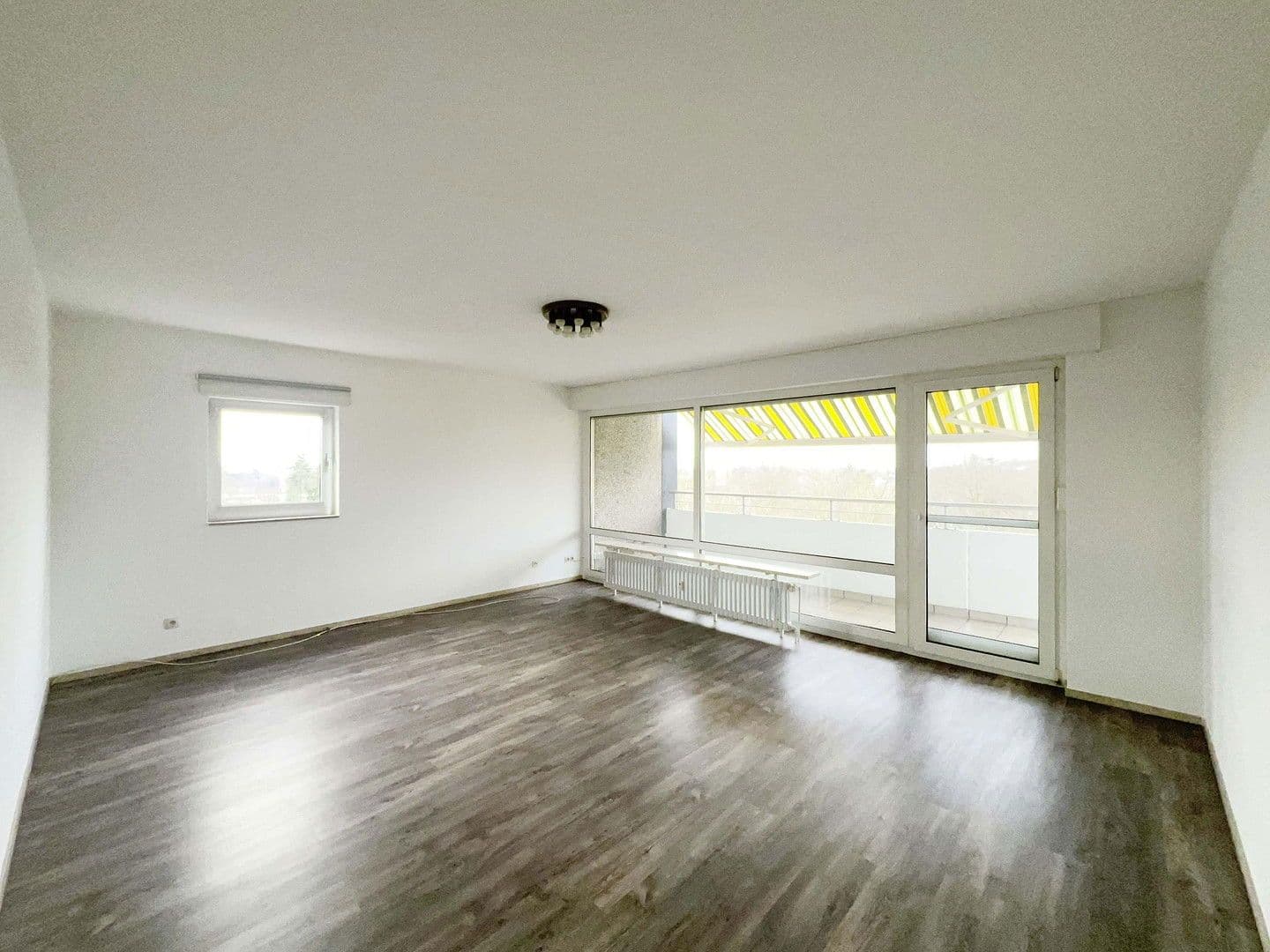 Pronájem bytu 3+1 91 m², Tilsiterweg 3, Kaarst, Severní Porýní-Vestfálsko Pronájem bytu 3+1 91 m², Tilsiterweg 3, Kaarst, Severní Porýní-Vestfálsko