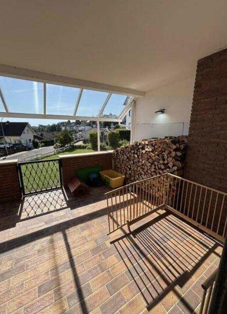 Prodej domu 240 m², pozemek 741 m², Laubenheim, Porýní-Falc Prodej domu 240 m², pozemek 741 m², Laubenheim, Porýní-Falc