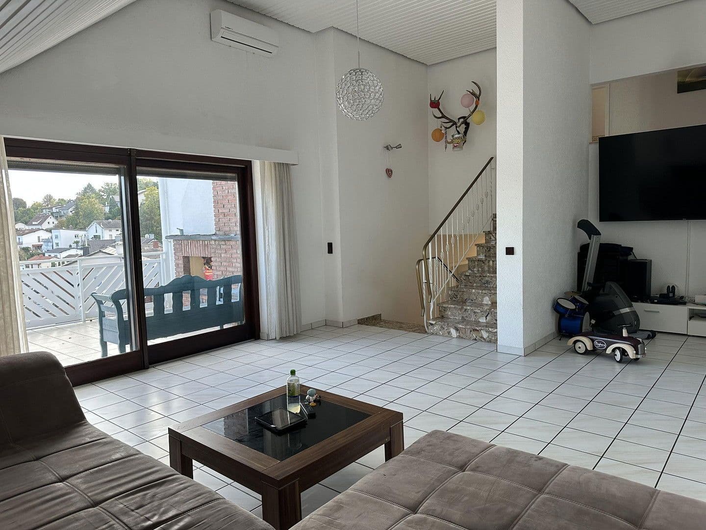 Prodej domu 240 m², pozemek 741 m², Laubenheim, Porýní-Falc Prodej domu 240 m², pozemek 741 m², Laubenheim, Porýní-Falc