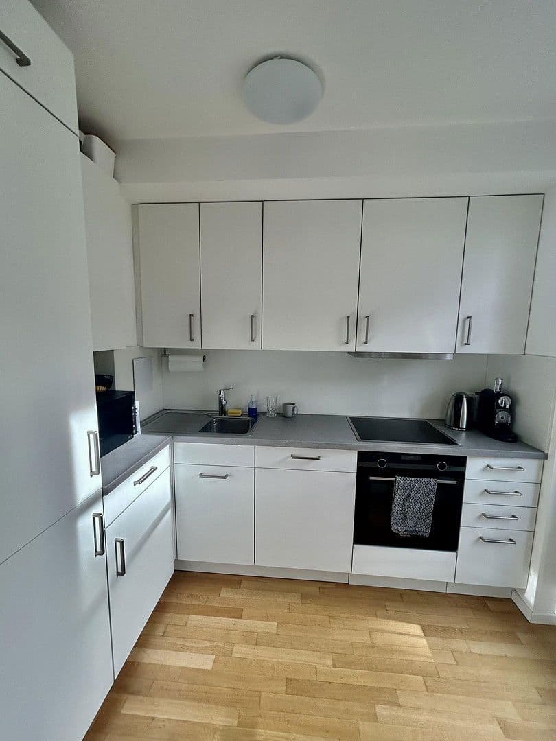 Pronájem bytu 3+1 80 m², Hermann-Weihnhauser-Str. 70, München, Bavorsko Pronájem bytu 3+1 80 m², Hermann-Weihnhauser-Str. 70, München, Bavorsko