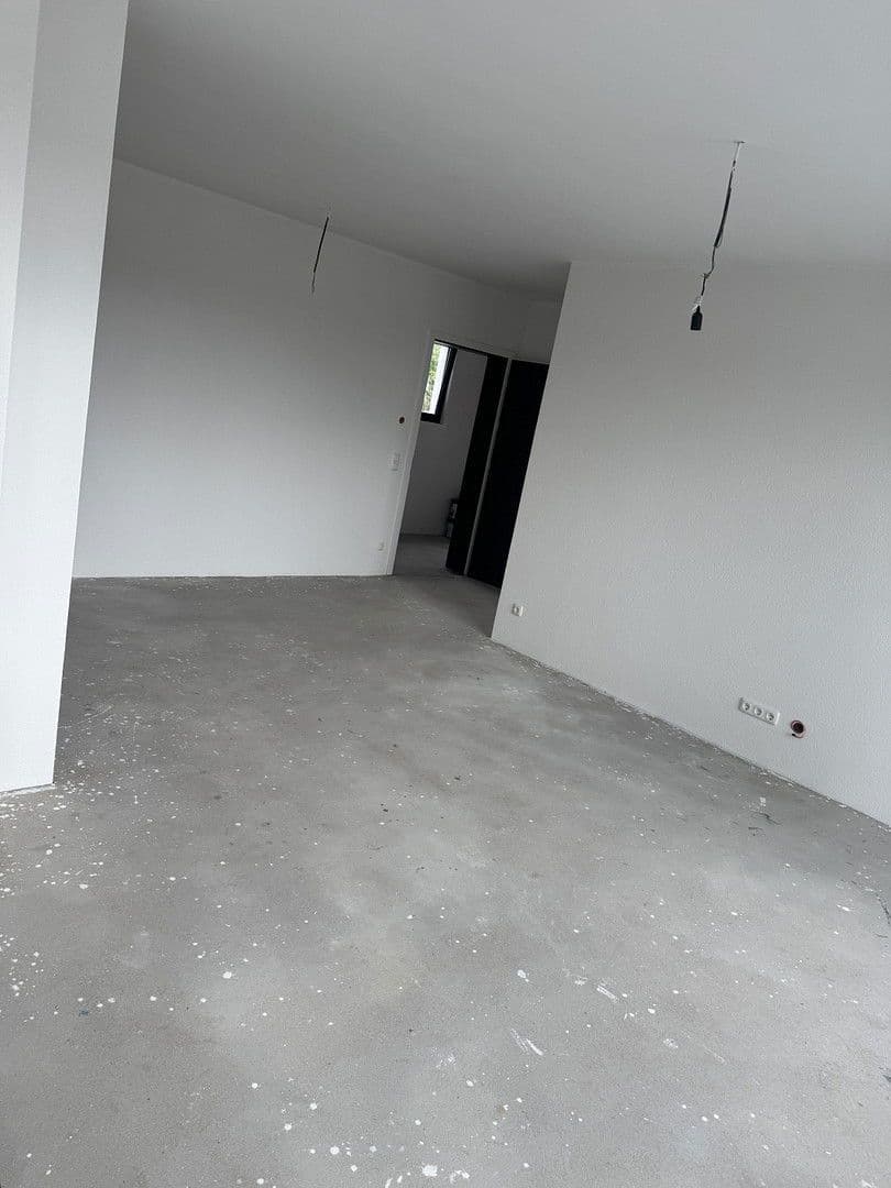 Pronájem bytu 3+1 105 m², Mangenberger Straße 25, Solingen, Severní Porýní-Vestfálsko Pronájem bytu 3+1 105 m², Mangenberger Straße 25, Solingen, Severní Porýní-Vestfálsko