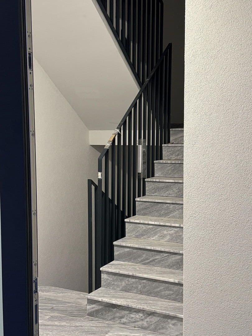 Pronájem bytu 3+1 105 m², Mangenberger Straße 25, Solingen, Severní Porýní-Vestfálsko Pronájem bytu 3+1 105 m², Mangenberger Straße 25, Solingen, Severní Porýní-Vestfálsko