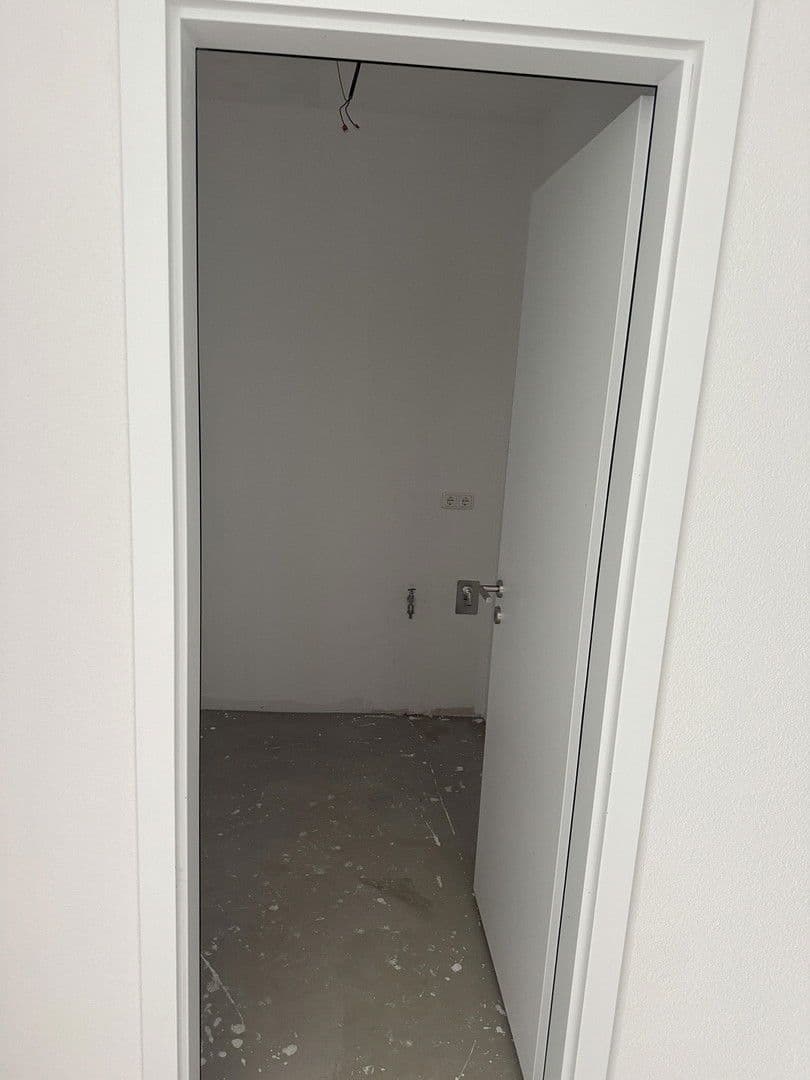 Pronájem bytu 3+1 105 m², Mangenberger Straße 25, Solingen, Severní Porýní-Vestfálsko Pronájem bytu 3+1 105 m², Mangenberger Straße 25, Solingen, Severní Porýní-Vestfálsko