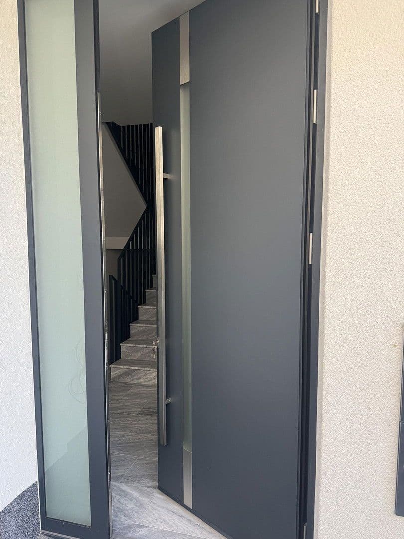 Pronájem bytu 3+1 105 m², Mangenberger Straße 25, Solingen, Severní Porýní-Vestfálsko Pronájem bytu 3+1 105 m², Mangenberger Straße 25, Solingen, Severní Porýní-Vestfálsko