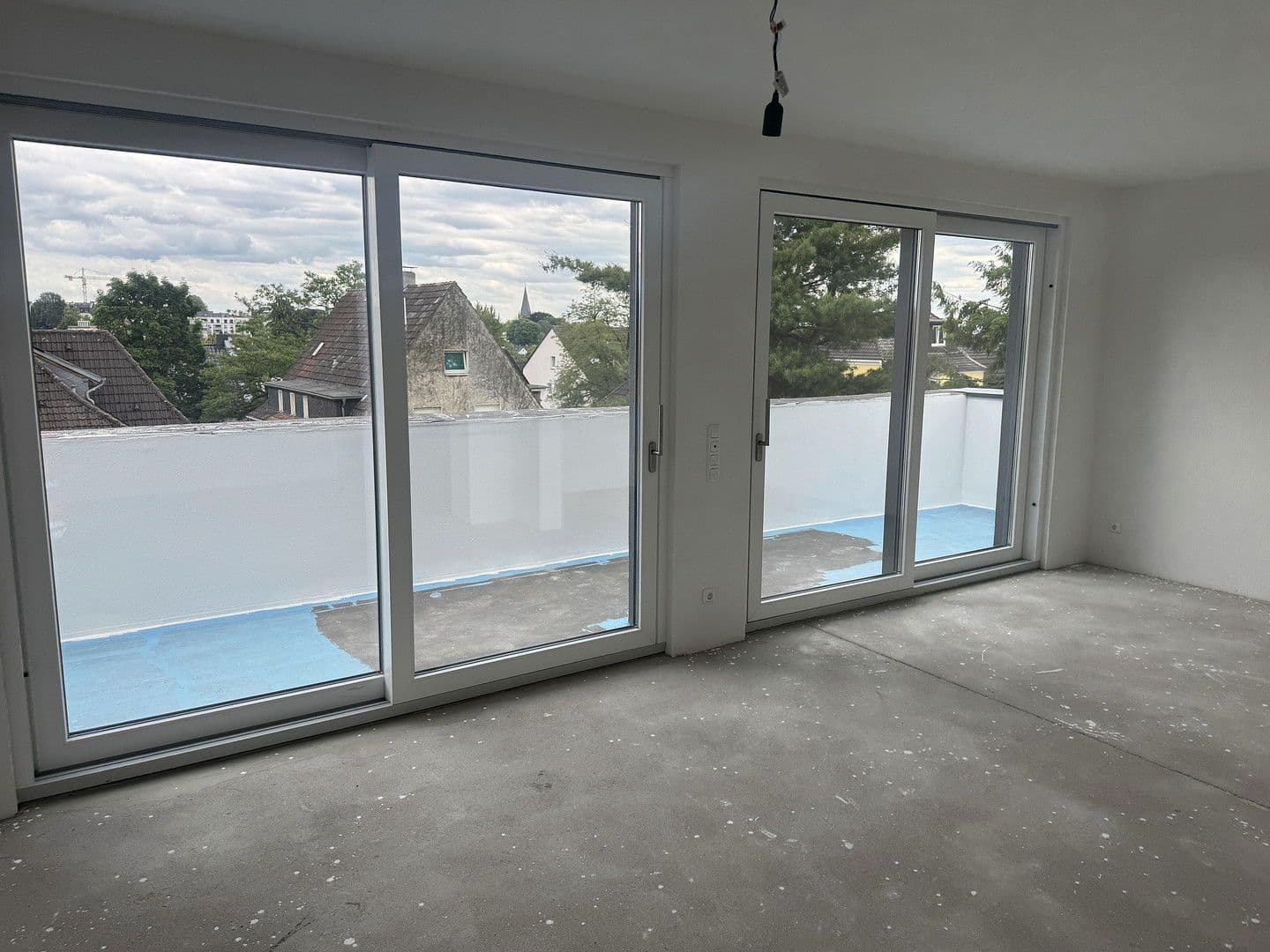 Pronájem bytu 3+1 105 m², Mangenberger Straße 25, Solingen, Severní Porýní-Vestfálsko Pronájem bytu 3+1 105 m², Mangenberger Straße 25, Solingen, Severní Porýní-Vestfálsko