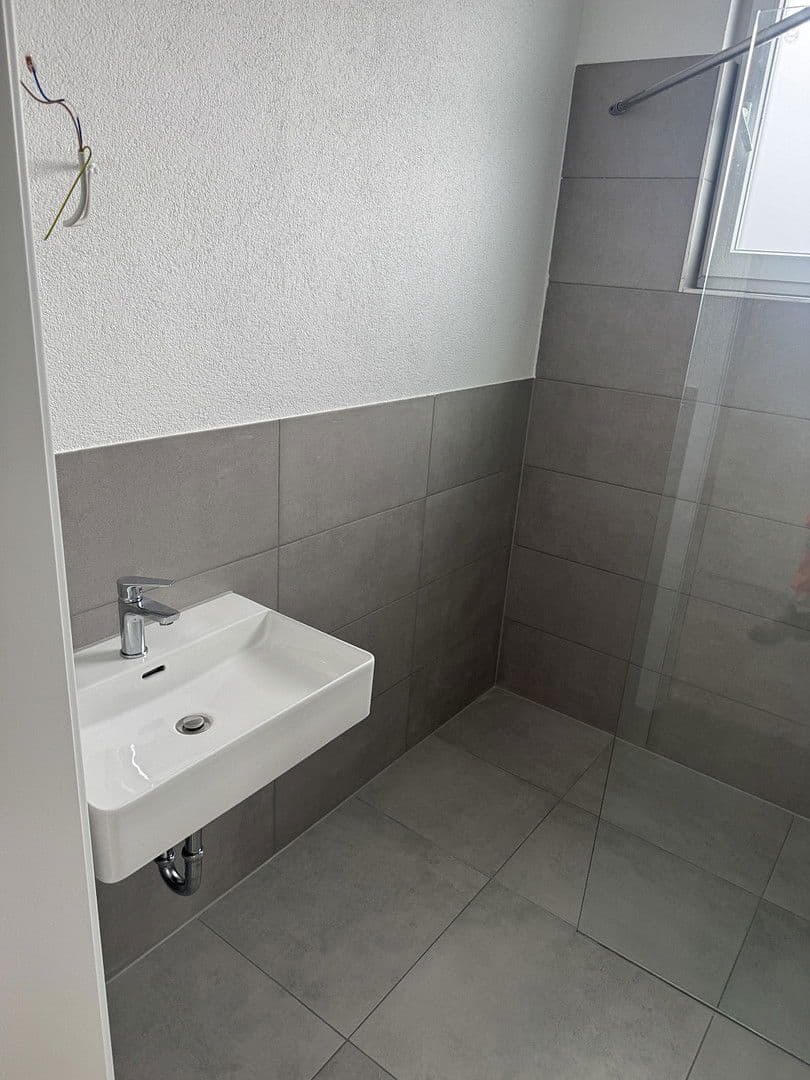 Pronájem bytu 3+1 105 m², Mangenberger Straße 25, Solingen, Severní Porýní-Vestfálsko Pronájem bytu 3+1 105 m², Mangenberger Straße 25, Solingen, Severní Porýní-Vestfálsko