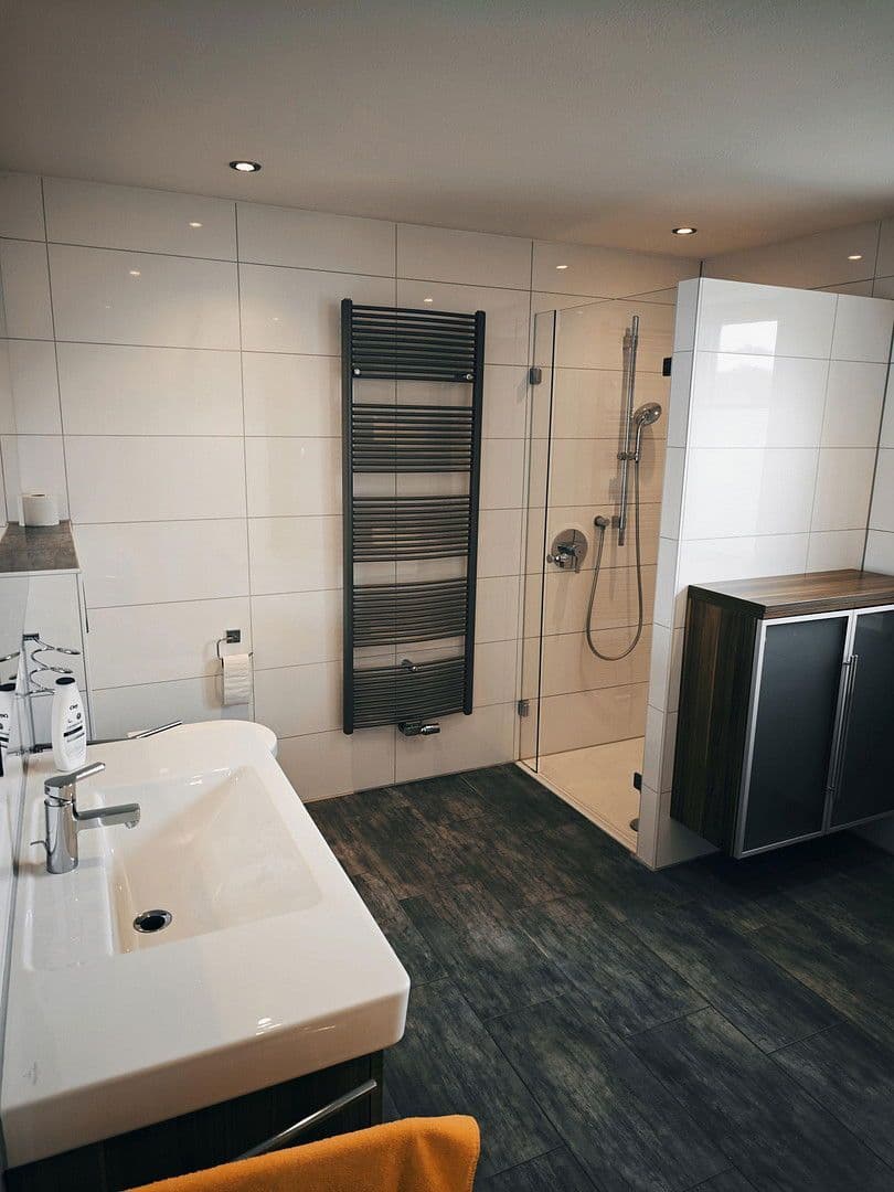 Prodej domu 144 m², pozemek 660 m², Burgkirchen a. d. Alz OT Hirten, Bavorsko Prodej domu 144 m², pozemek 660 m², Burgkirchen a. d. Alz OT Hirten, Bavorsko