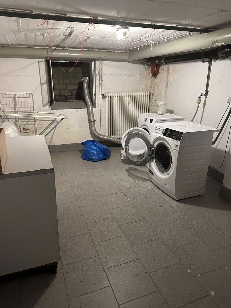 Pronájem bytu 1+1 42 m², Taubenstr.18, Düsseldorf, Severní Porýní-Vestfálsko Pronájem bytu 1+1 42 m², Taubenstr.18, Düsseldorf, Severní Porýní-Vestfálsko