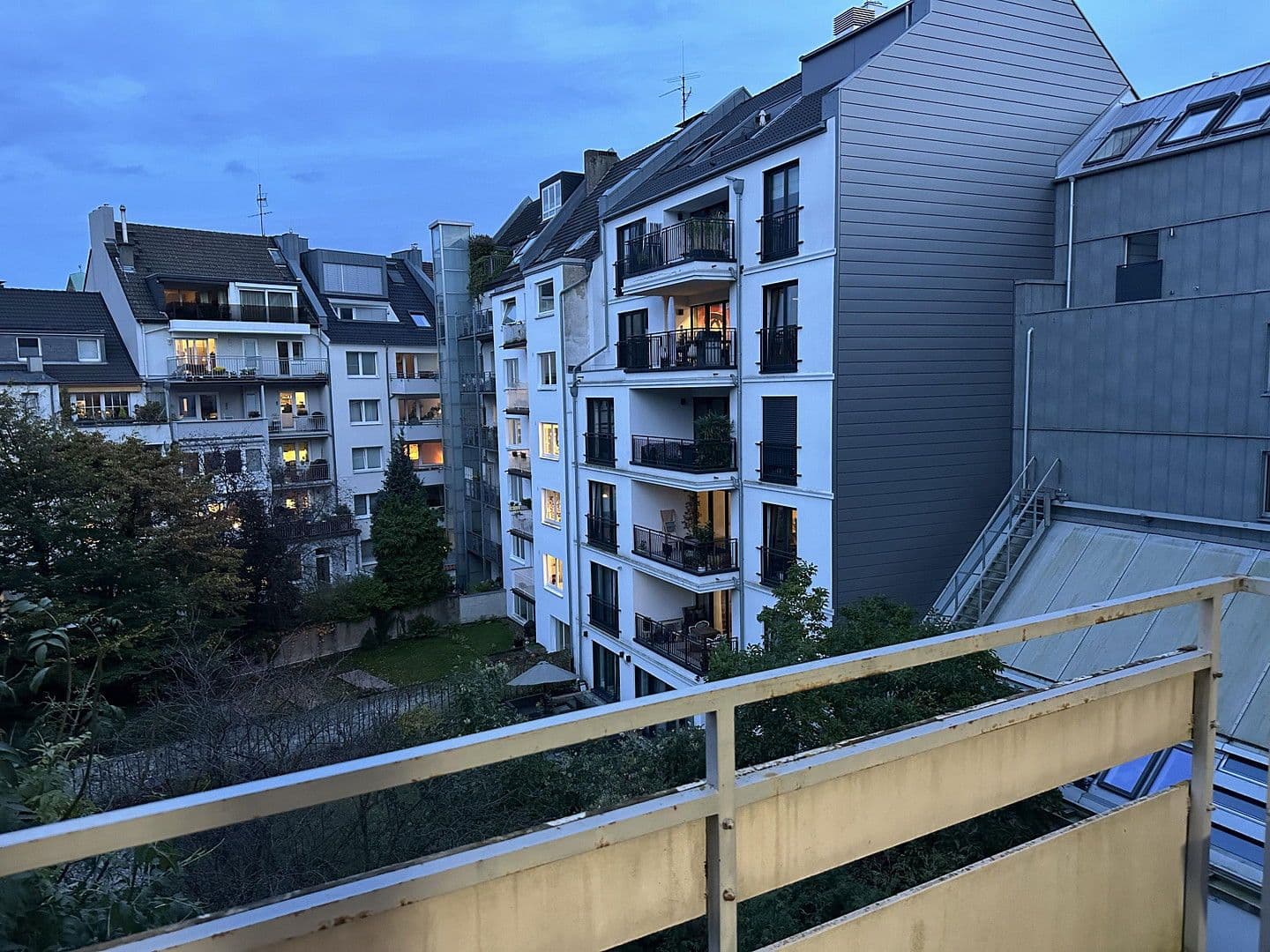 Pronájem bytu 1+1 42 m², Taubenstr.18, Düsseldorf, Severní Porýní-Vestfálsko Pronájem bytu 1+1 42 m², Taubenstr.18, Düsseldorf, Severní Porýní-Vestfálsko