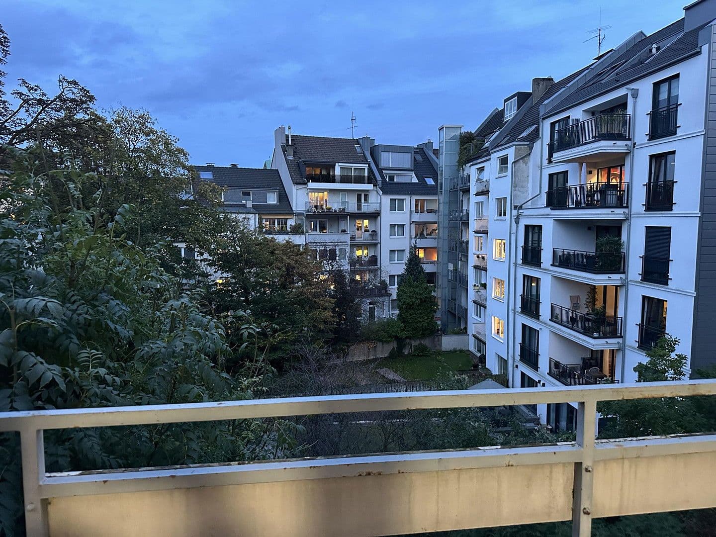 Pronájem bytu 1+1 42 m², Taubenstr.18, Düsseldorf, Severní Porýní-Vestfálsko Pronájem bytu 1+1 42 m², Taubenstr.18, Düsseldorf, Severní Porýní-Vestfálsko