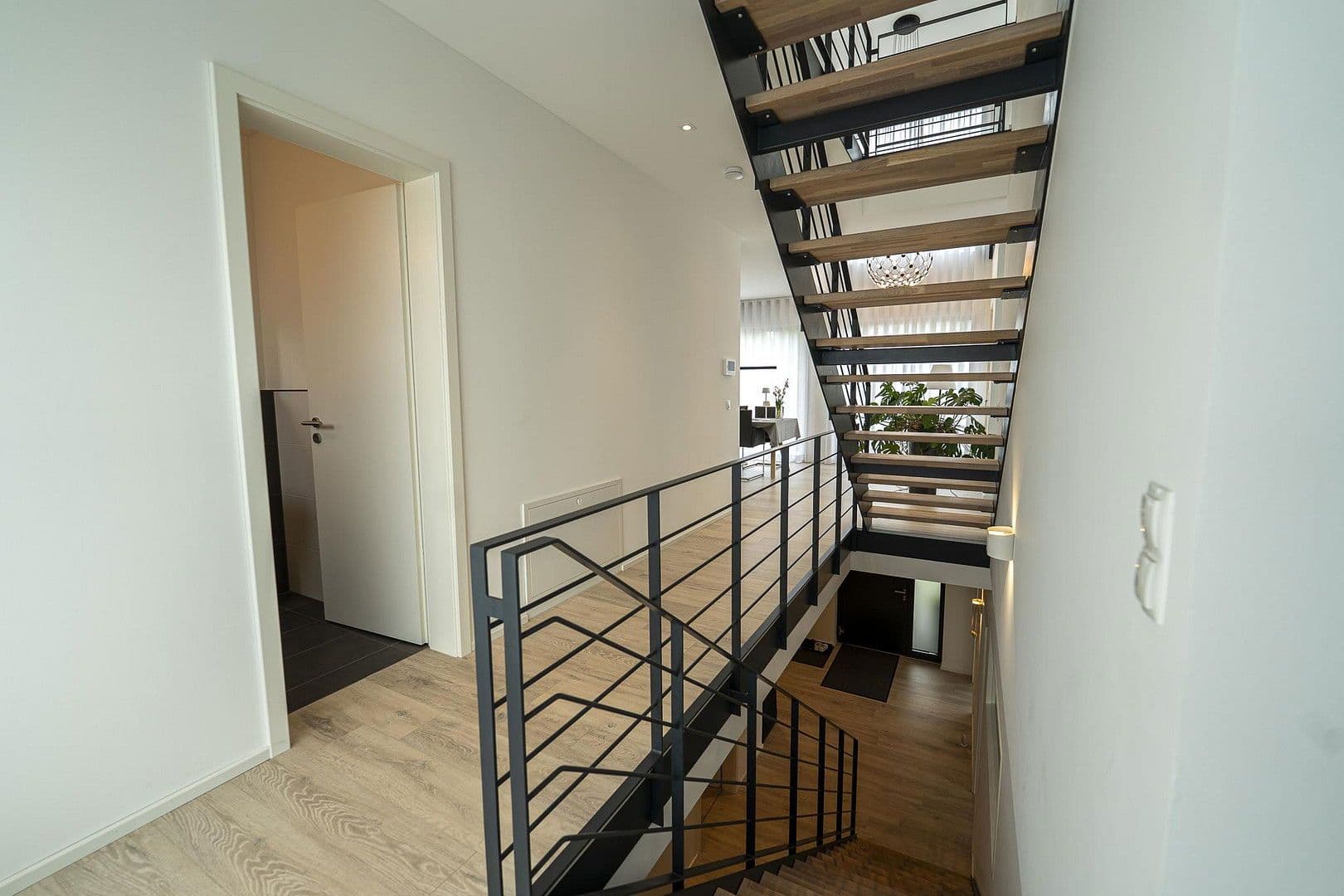 Prodej domu 251 m², pozemek 725 m², Niederstetten, Bádensko-Württembersko Prodej domu 251 m², pozemek 725 m², Niederstetten, Bádensko-Württembersko