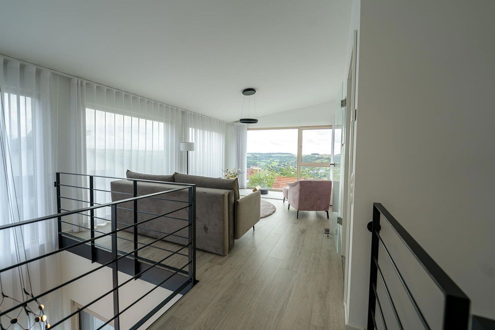 Prodej domu 251 m², pozemek 725 m², Niederstetten, Bádensko-Württembersko Prodej domu 251 m², pozemek 725 m², Niederstetten, Bádensko-Württembersko