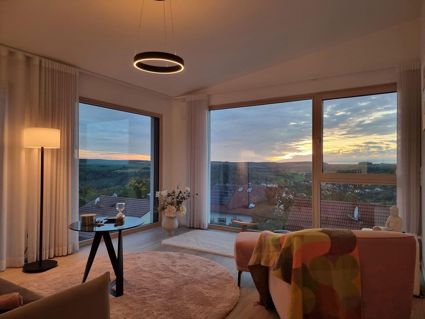 Prodej domu 251 m², pozemek 725 m², Niederstetten, Bádensko-Württembersko Prodej domu 251 m², pozemek 725 m², Niederstetten, Bádensko-Württembersko