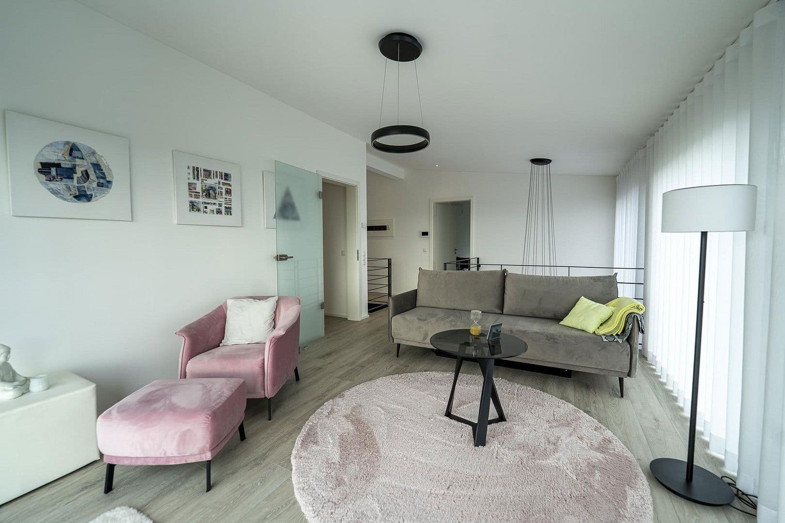 Prodej domu 251 m², pozemek 725 m², Niederstetten, Bádensko-Württembersko Prodej domu 251 m², pozemek 725 m², Niederstetten, Bádensko-Württembersko