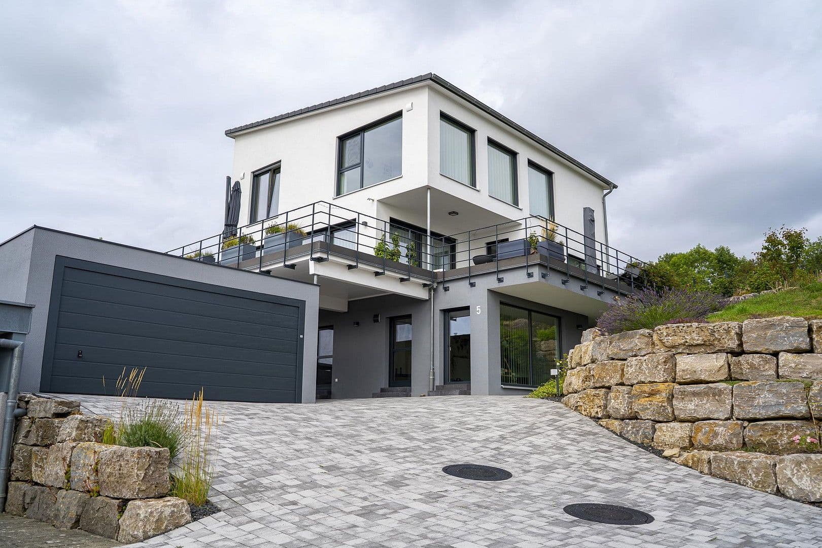 Prodej domu 251 m², pozemek 725 m², Niederstetten, Bádensko-Württembersko Prodej domu 251 m², pozemek 725 m², Niederstetten, Bádensko-Württembersko