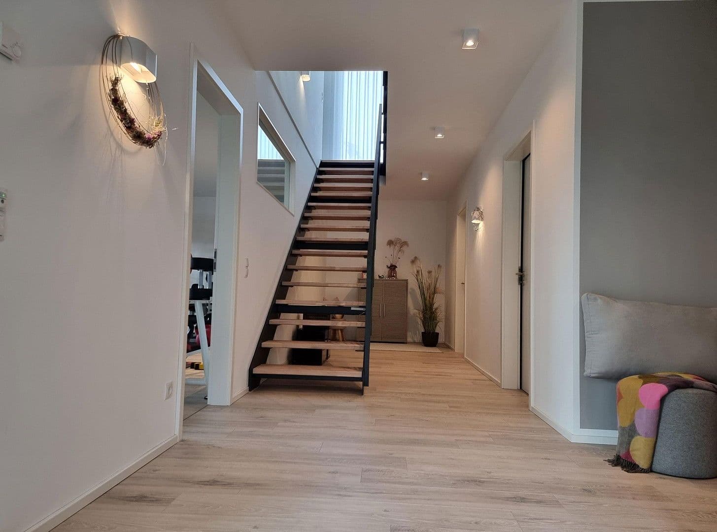 Prodej domu 251 m², pozemek 725 m², Niederstetten, Bádensko-Württembersko Prodej domu 251 m², pozemek 725 m², Niederstetten, Bádensko-Württembersko