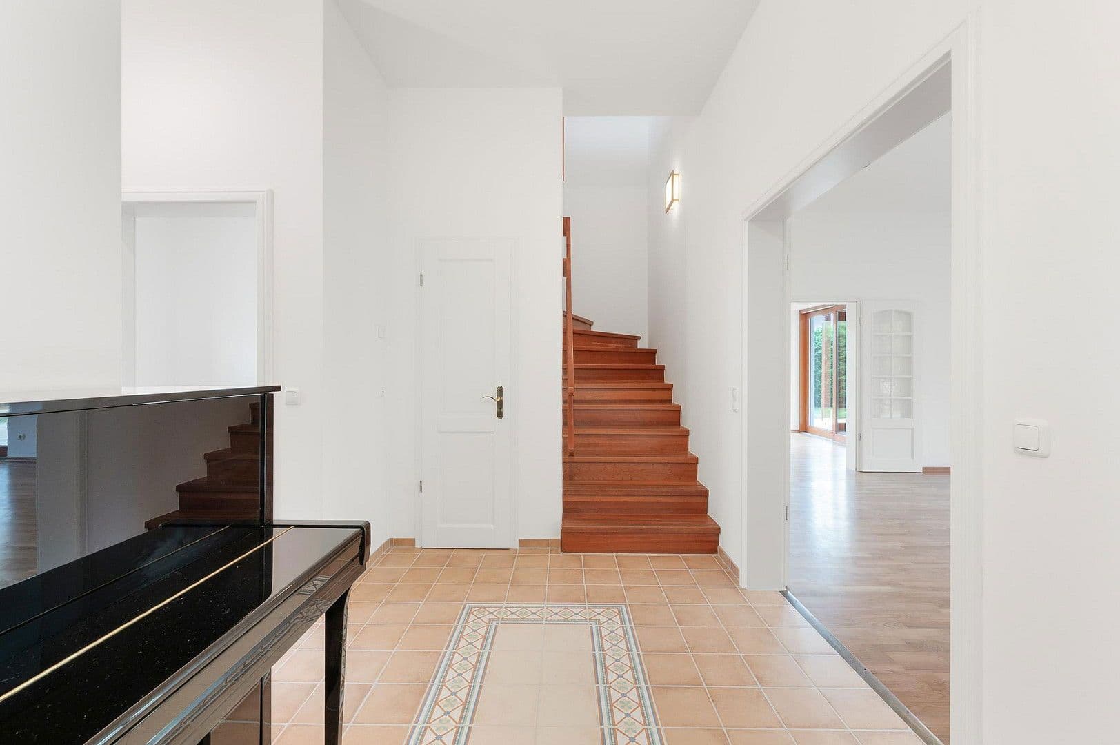 Prodej domu 222 m², pozemek 698 m², Berlin, Berlín Prodej domu 222 m², pozemek 698 m², Berlin, Berlín