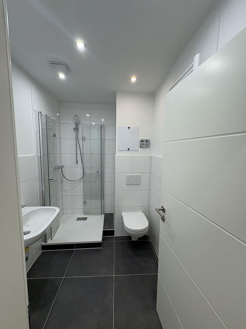 Pronájem bytu 2+1 51 m², Kaiser-Friedrich-Str. 122, Pforzheim, Bádensko-Württembersko Pronájem bytu 2+1 51 m², Kaiser-Friedrich-Str. 122, Pforzheim, Bádensko-Württembersko