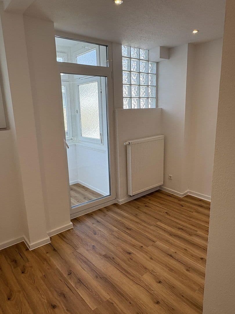 Pronájem bytu 2+1 51 m², Kaiser-Friedrich-Str. 122, Pforzheim, Bádensko-Württembersko Pronájem bytu 2+1 51 m², Kaiser-Friedrich-Str. 122, Pforzheim, Bádensko-Württembersko