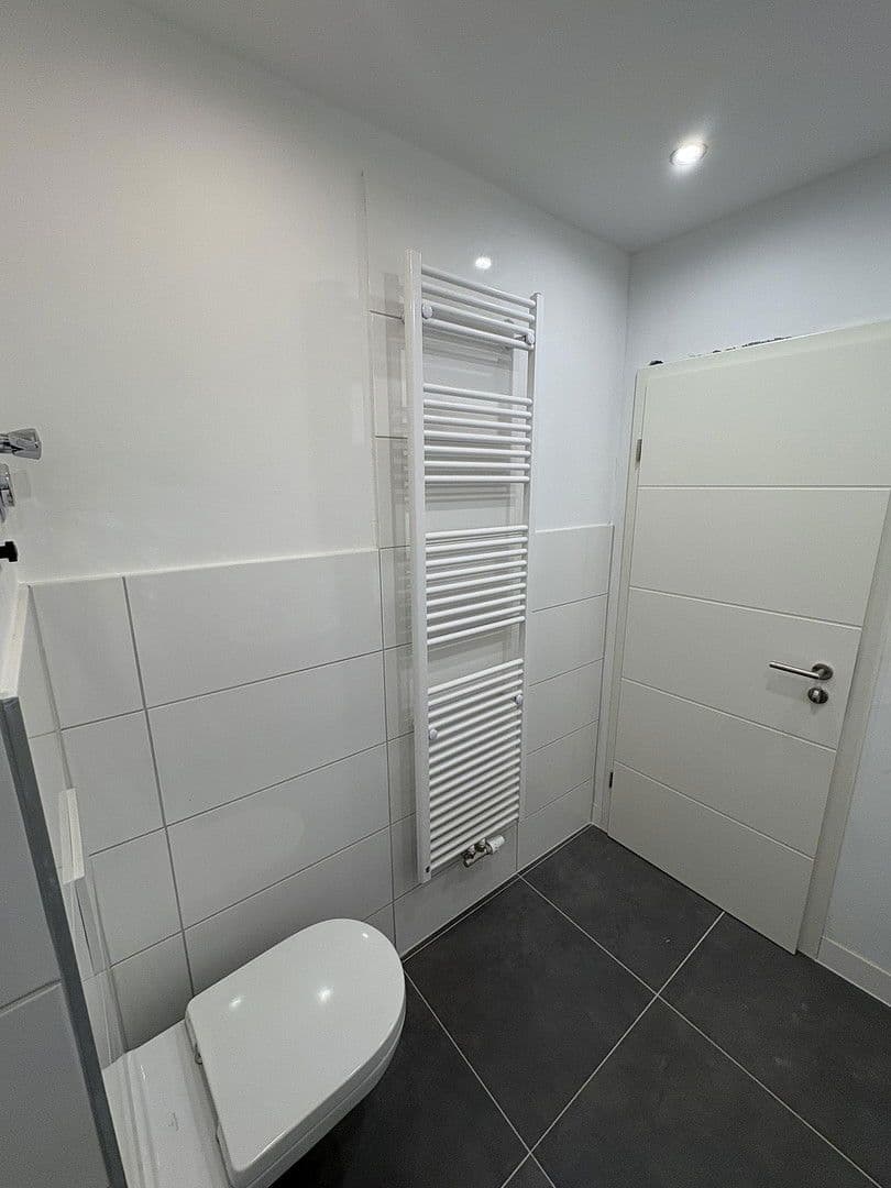 Pronájem bytu 2+1 51 m², Kaiser-Friedrich-Str. 122, Pforzheim, Bádensko-Württembersko Pronájem bytu 2+1 51 m², Kaiser-Friedrich-Str. 122, Pforzheim, Bádensko-Württembersko