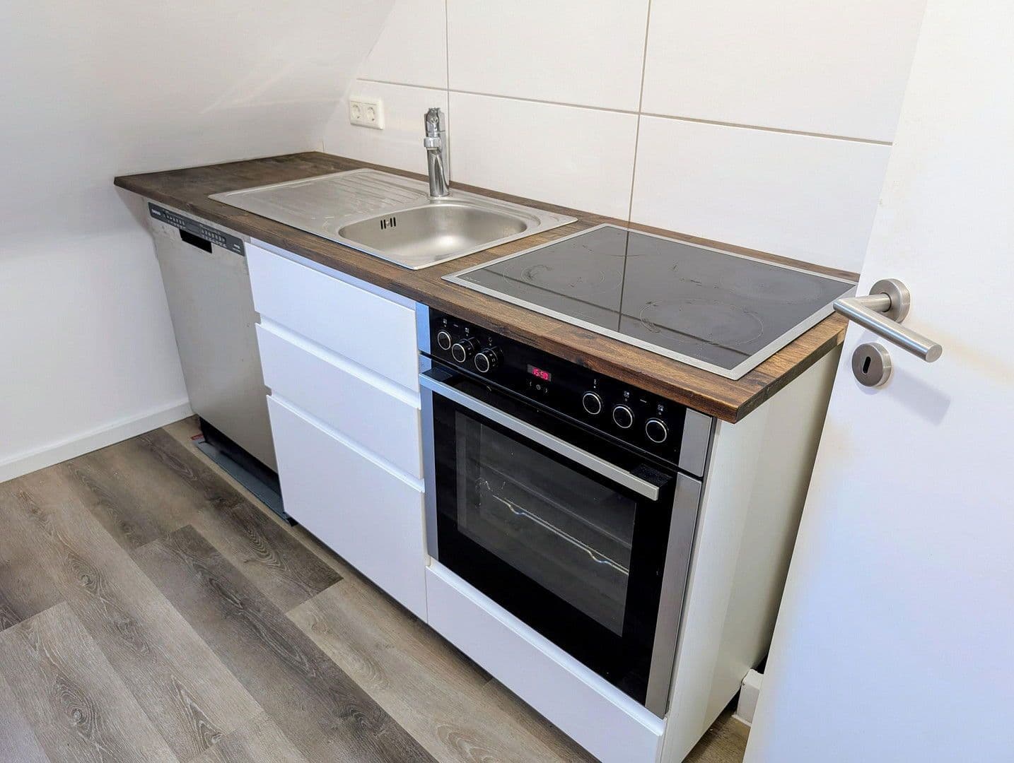 Pronájem bytu 3+1 68 m², Köln, Severní Porýní-Vestfálsko Pronájem bytu 3+1 68 m², Köln, Severní Porýní-Vestfálsko